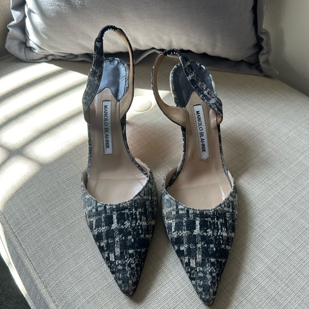 Manolo Blahnik Sling Back -